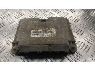 Řídící jednotka 038906013E   Volkswagen Golf III 1996