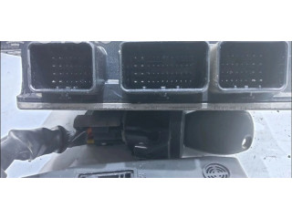Блок управления двигателя 6001548914, 8200513058   Dacia Logan I