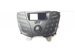 Радио/ проигрыватель CD/DVD / навигация