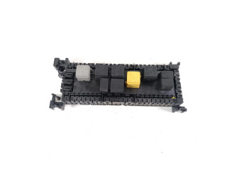   Pojistková skříňka A1669063901   Mercedes-Benz G W461 463 2012