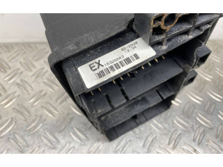 Блок предохранителей 15328843   Chevrolet Blazer    