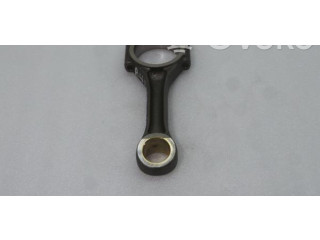 Píst 038J Audi RS4 B8