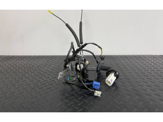 Замок багажника 15270585    Hummer H3  -  года