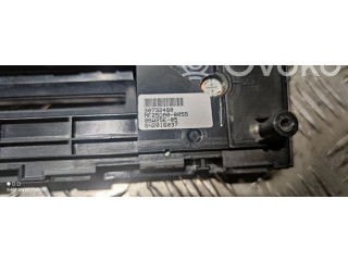 Радио/ проигрыватель CD/DVD / навигация