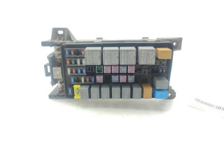 Блок предохранителей 911613E010 KIA Sorento