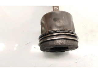 Píst Volvo XC70 D5244T