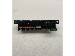 Блок предохранителей 8L0941822, 8L0941822 Volkswagen Golf IV