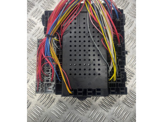 Блок предохранителей  8688153, 02W052   Volvo S80    