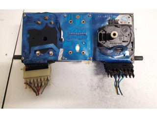 Панель приборов 88481409, x16-1207770 Volkswagen Golf II