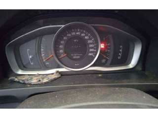 Панель приборов 31327746, 36001771   Volvo S60       