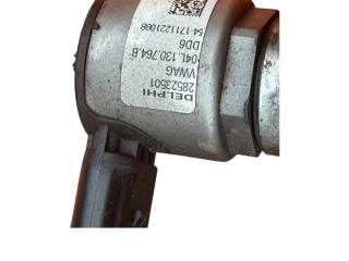 Топливная рампа 04L130764B, 28523501 Skoda Octavia Mk3 (5E)