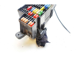 Блок предохранителей  2061288568   Skoda Octavia Mk2 (1Z)    