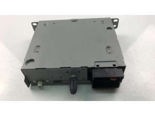 Радио/ проигрыватель CD/DVD / навигация