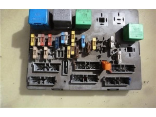 Pojistková skříňka Peugeot 405 1990