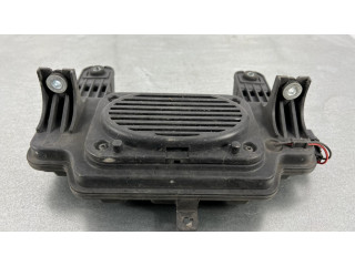 Громкоговоритель в панели