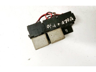 Блок предохранителей     Volvo V70    