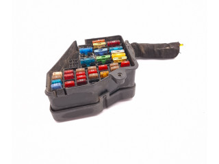 Блок предохранителей 8D1941824 Skoda Octavia Mk1 (1U)