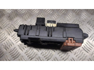 Блок предохранителей MR318828 Mitsubishi Carisma