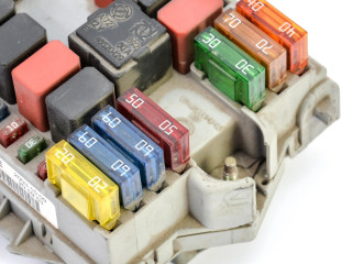 Pojistková skříňka 46835581 Fiat Punto (188) 2003