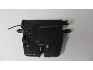 Замок капота двигателя