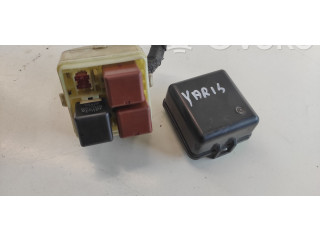   Pojistková skříňka 9098702016, 156701570   Toyota Yaris 2000