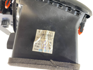 Радио/ проигрыватель CD/DVD / навигация