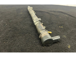 Топливная рампа 8699179, 004878L2 Volvo V70