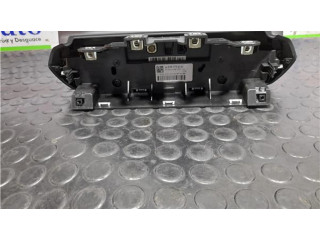 Радио/ проигрыватель CD/DVD / навигация