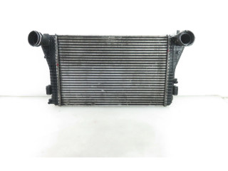 Интеркулер  1K0145803A, 1K0145803A   Volkswagen Touran I 