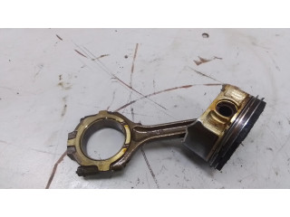 Píst    Nissan Maxima A34  pro benzínový motor 3.5  