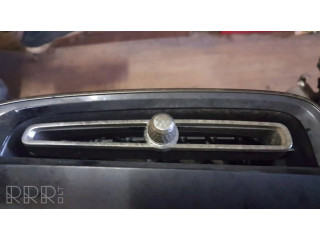 Другая центральная деталь консоли (туннеля)