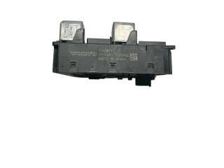 Блок предохранителей  31473771   Volvo XC90    