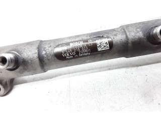 Топливная рампа 30777576, 0281002712   Volvo XC60  