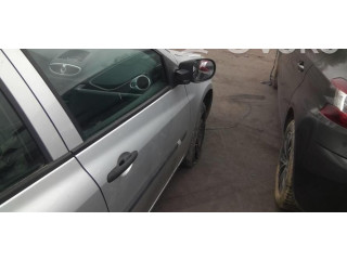 Ручка стеклоочистителей 8201590631 Renault Clio III