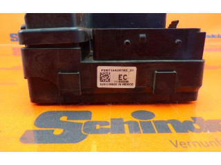 Блок предохранителей  F2GT14A067EC, F2GT14A067EC   Ford S-MAX    