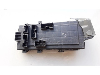 Блок предохранителей Mitsubishi Colt