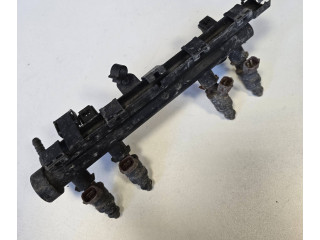 Топливная рампа 047133319, 047133321 Skoda Fabia Mk1 (6Y)