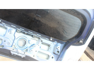 Задняя крышка (багажника)