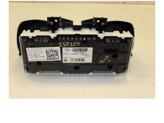 Панель приборов    Renault Clio IV       