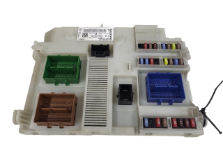 Блок предохранителей 31384933AB    Volvo V70   