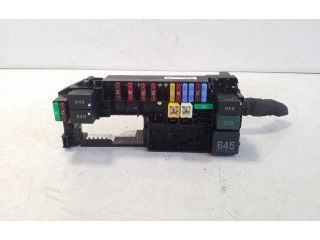 Блок предохранителей 2Q0941828E Audi A1