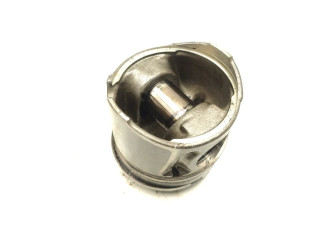  Поршень D4204T D4204T  Volvo V70  