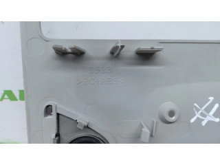 Фонарь освещения передних мест