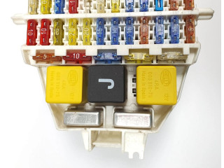 Блок предохранителей  9128381   Volvo 960    