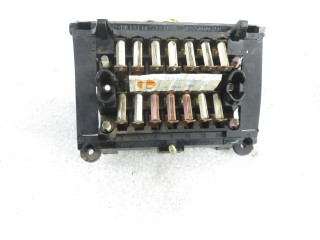 Блок предохранителей  1235400082, 1235400082   Mercedes-Benz W123    