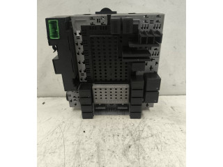 Блок предохранителей  9452552   Volvo S80    