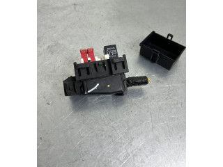 Блок предохранителей P68191500AA, 68191500AA Jeep Grand Cherokee