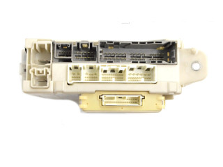   Pojistková skříňka 8273030B63   Lexus GS 300 350 430 450H 2009