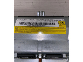 Подушка безопасности для колен 617379600C Mercedes-Benz A W176