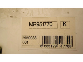 Přístrojová deska  Mitsubishi Colt 2005 MR951770, MR951770  